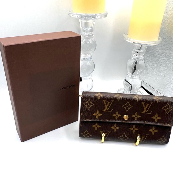 Louis Vuitton Handbags - Louis Vuitton Vintage Sarah Wallet - GUC - With COA